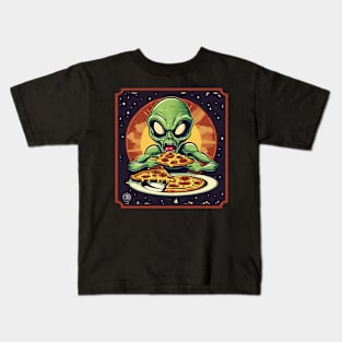 Alien eat pizza Kids T-Shirt